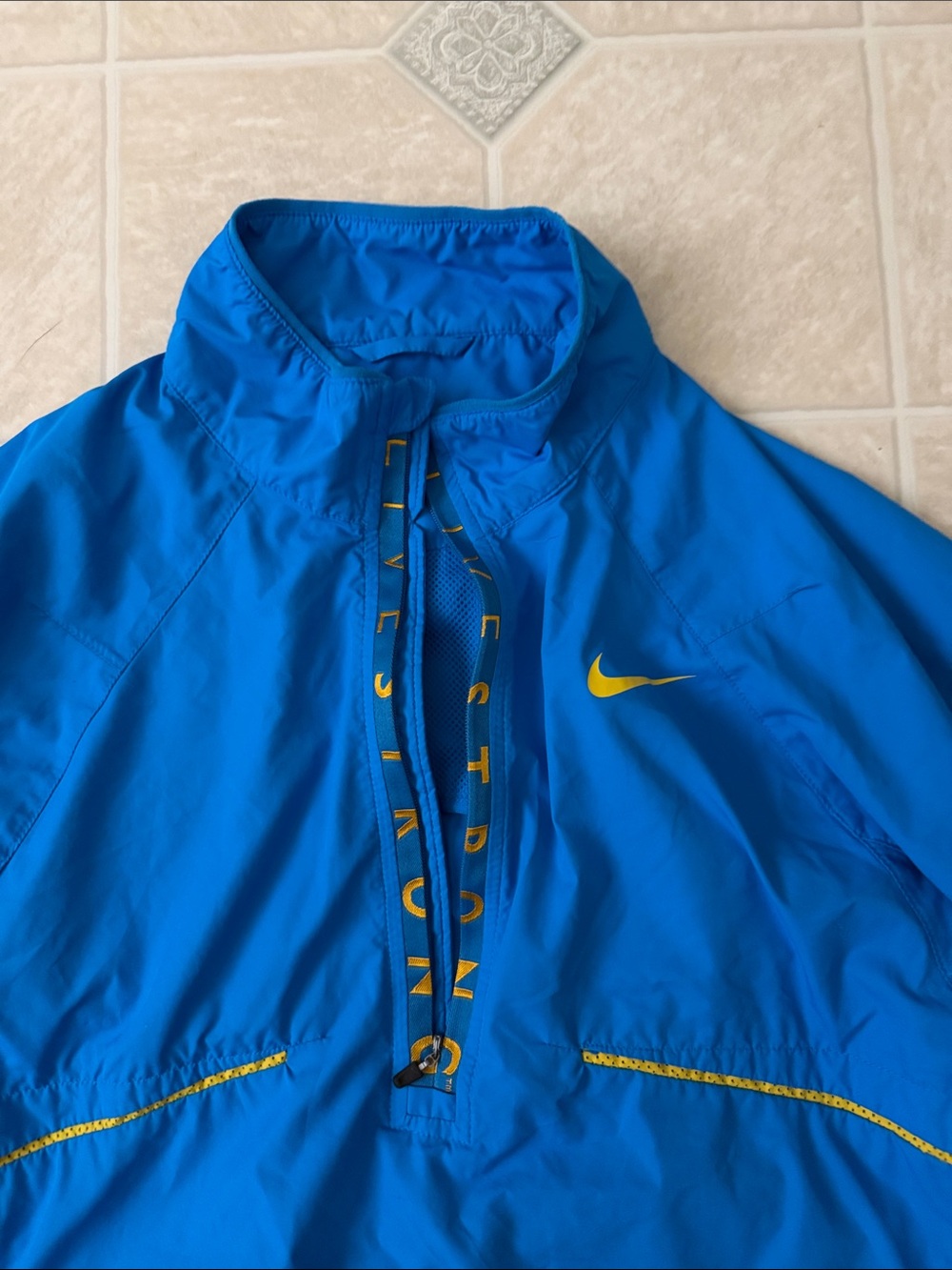 Nike Livestrong Jacket - Picture 2 of 2